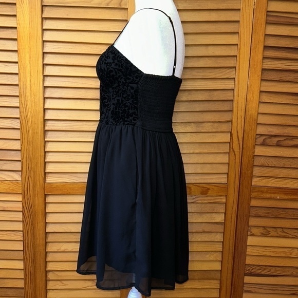 Gorgeous Devore Velvet Bustier Dress From B.O.G Collective Size Medium - Picture 4 of 8